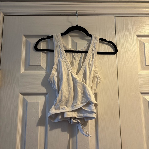Lululemon Its a Tie Tank Top in White - Picture 4 of 6